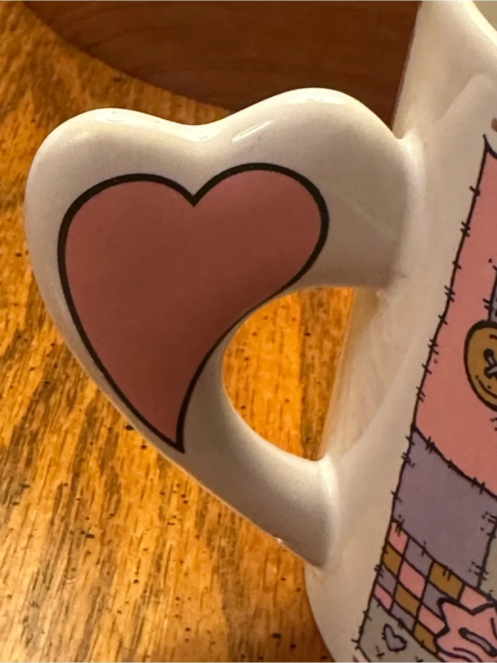 1998 Gold trim cottage core Vintage heart mug